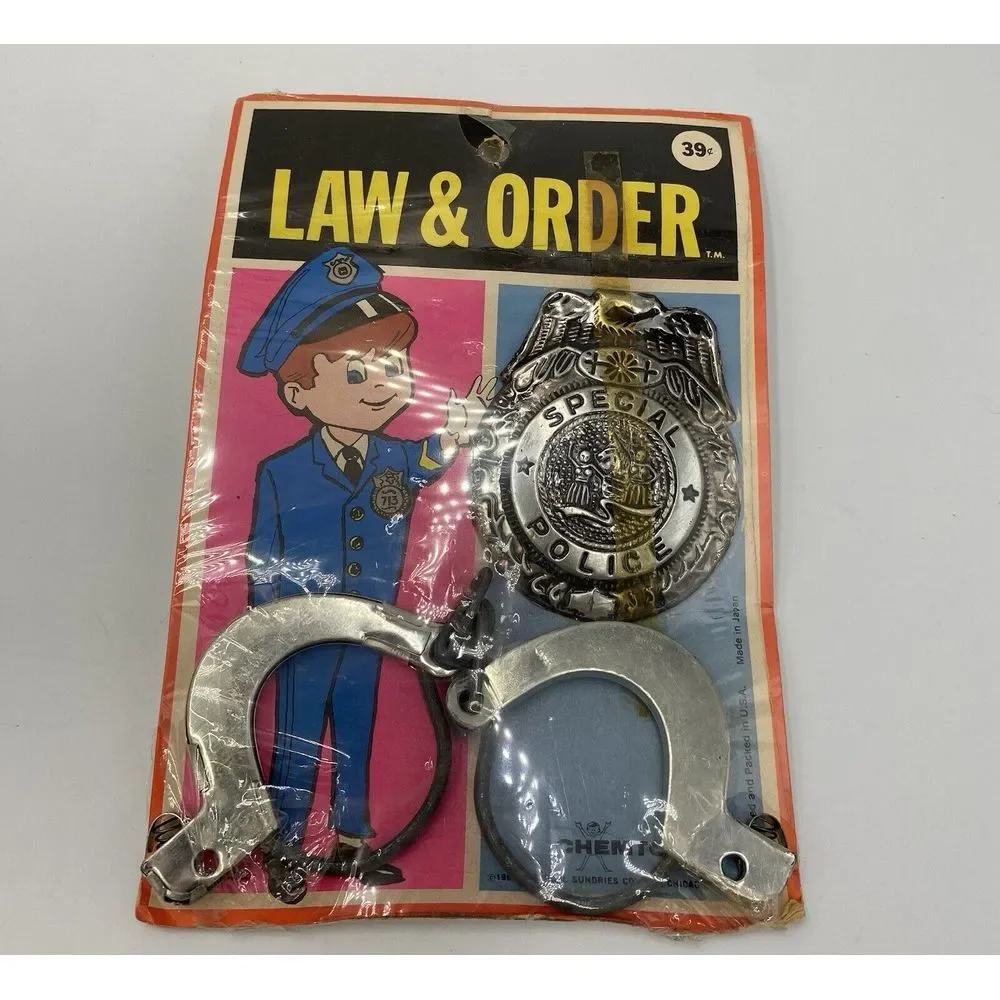 1968 Chemtoy Vintage Playset Police Badge And Cuffs Dress Up‎ Kit Costume
